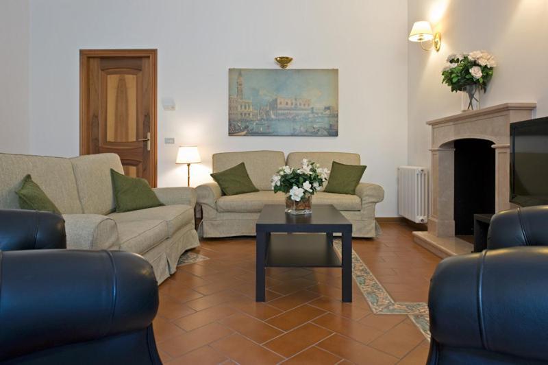 Cerva Fashion District Apartment Milan Bagian luar foto